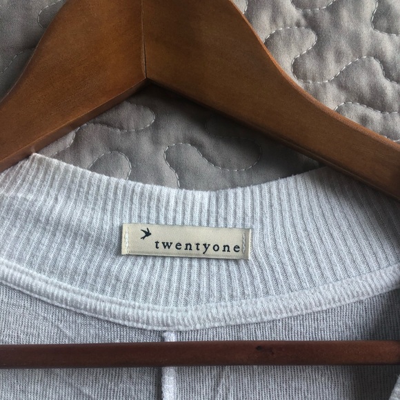 Forever 21 Top - Picture 3 of 3